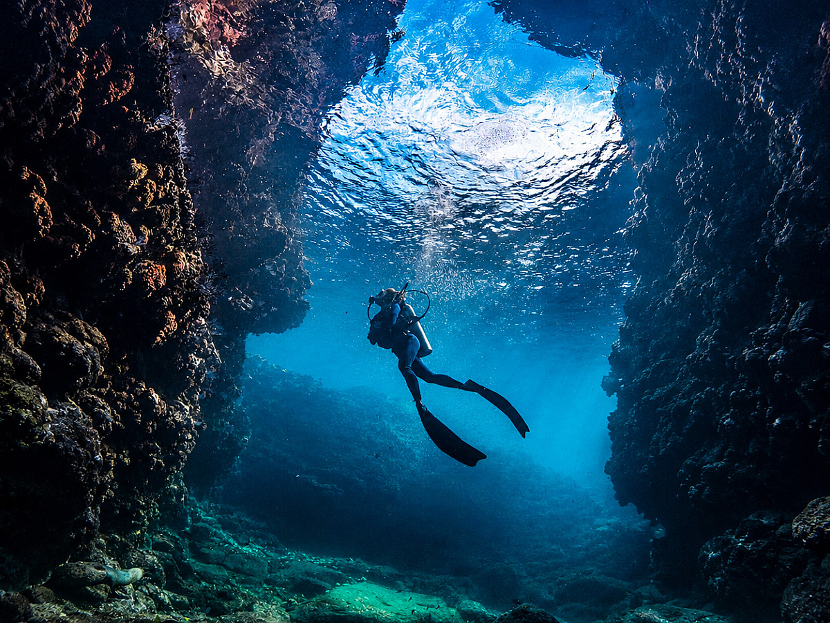 Diving Corridor