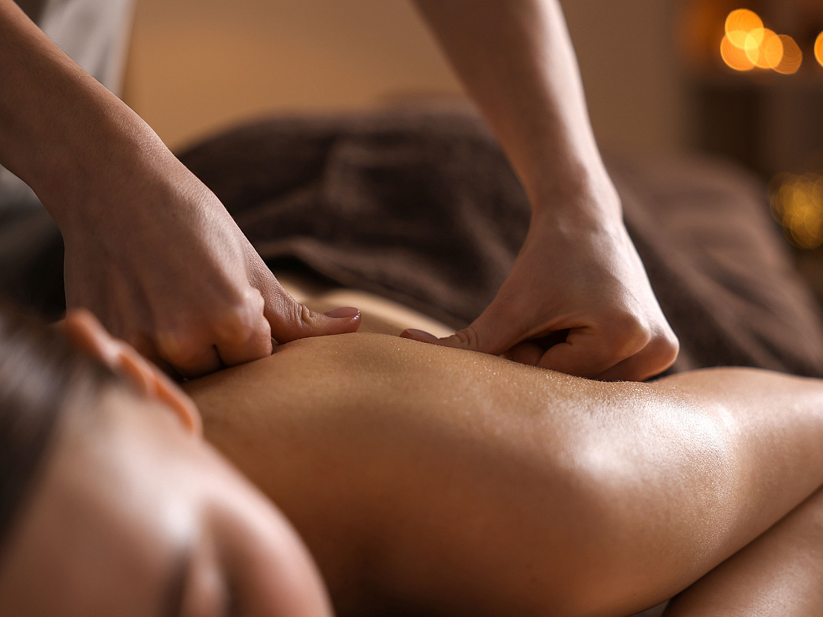 RELAXING MASSAGE 60 MIN