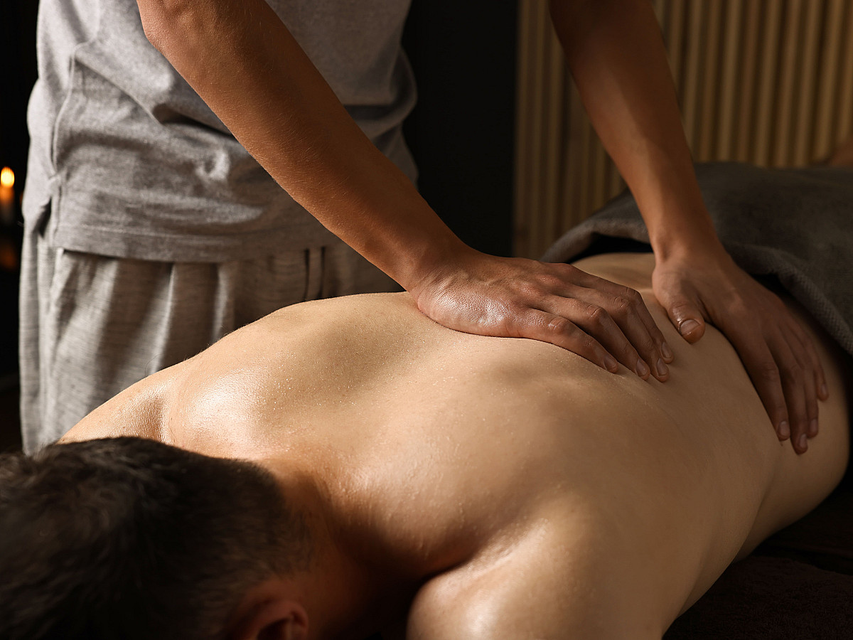 RELAXING MASSAGE 90 MIN